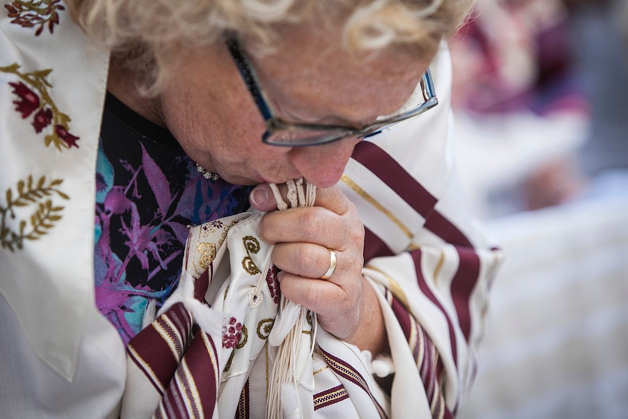 Tzitzit, the Fringes on the Prayer Shawl