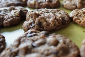 almond butter chocolate chip cookies