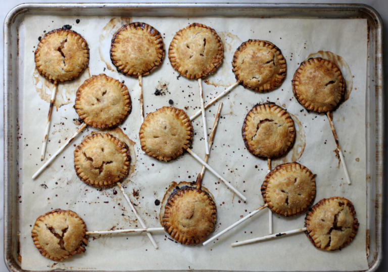 apple and honey pie pops