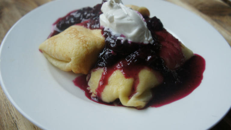 cheese blintzes recipe jewish Shavuot dessert