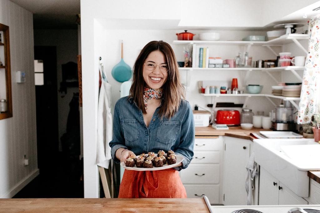 Jewish-Chinese Food Blogger Molly Yeh Is Getting Her Own Food Network ...