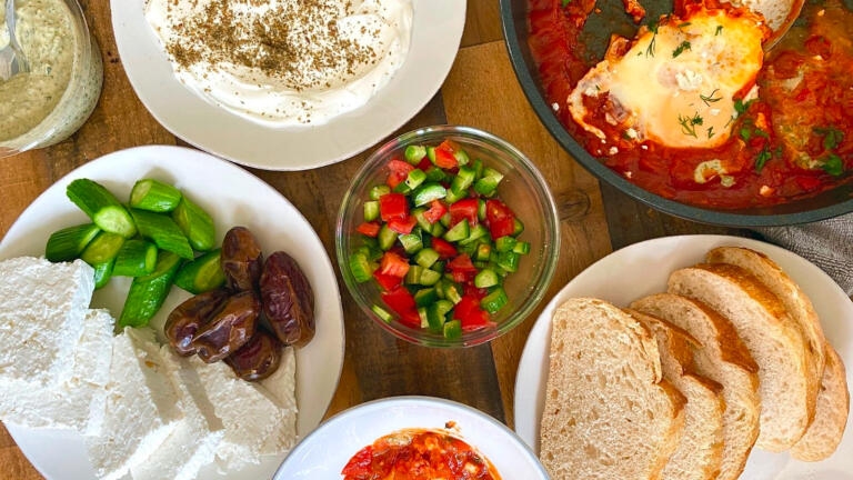 trader joe's grocery shop Israeli breakfast guide