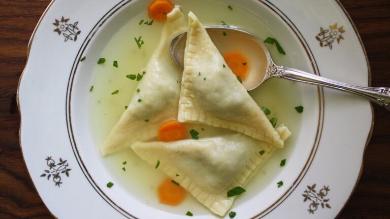 kreplach recipe jewish dumplings chicken soup vegetarian