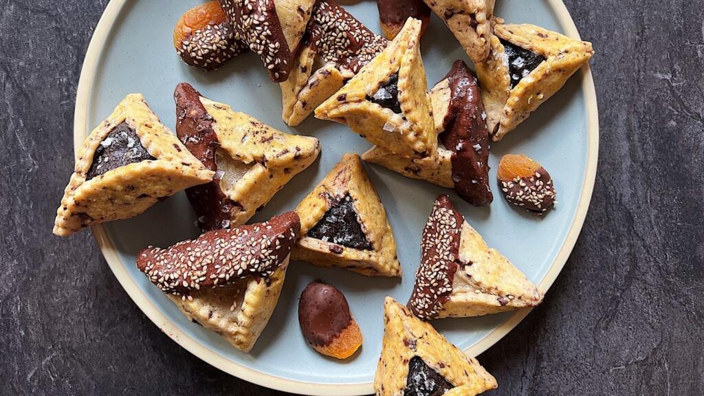 Tahini Chocolate Chip Hamantaschen Recipe | The Nosher