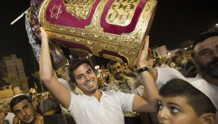 Creating a Torah Scroll - ספר תורה