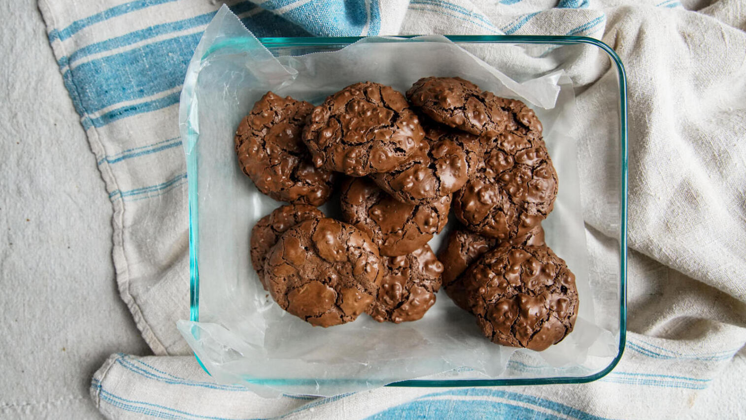 chocolate meringue cookies easy dessert