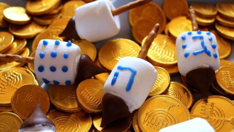 easy edible dreidel Hanukkah treat recipe hack